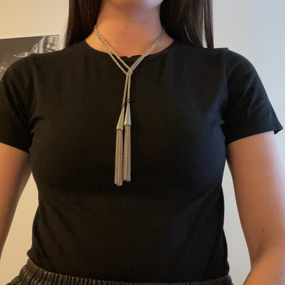 Kendra Scott Phara Tassel Necklace in Silver - Picture 6 of 9